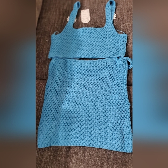 2 Piece Crochet Skirt/Crop Top Set - Picture 4 of 12